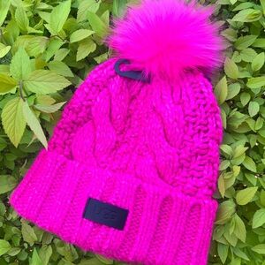 UGG Women's Cable Knit Hat with Faux Fur Pom / Neon Pink / NWT / One Size